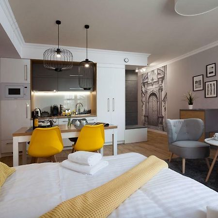 Silver Apartment Old Jewish Quarter คราคูฟ ภายนอก รูปภาพ